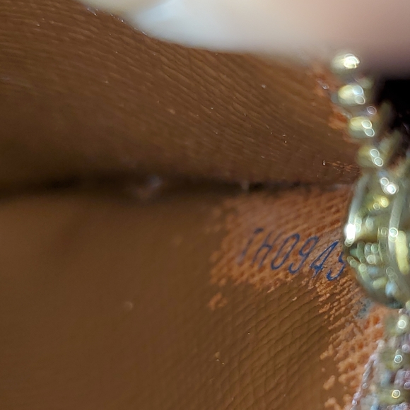 LOUIS VUITTON SARAH WALLET - Picture 11 of 11